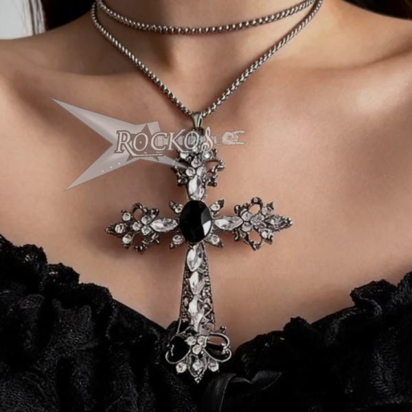 LARE CROSS PENDANT NECKLACE